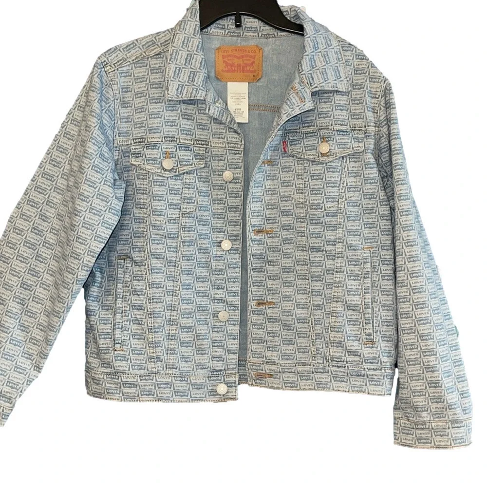 NWT Levi’s denim jacket M